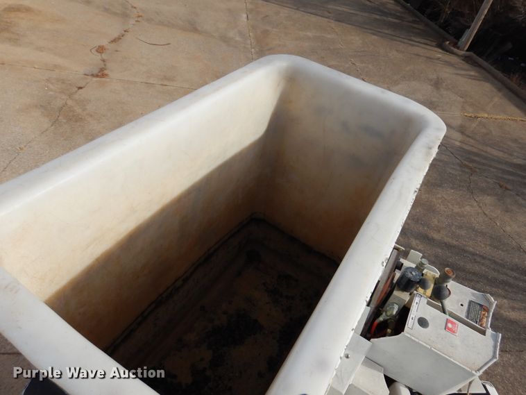 image for item JJ9853 2007 International 4300  bucket truck