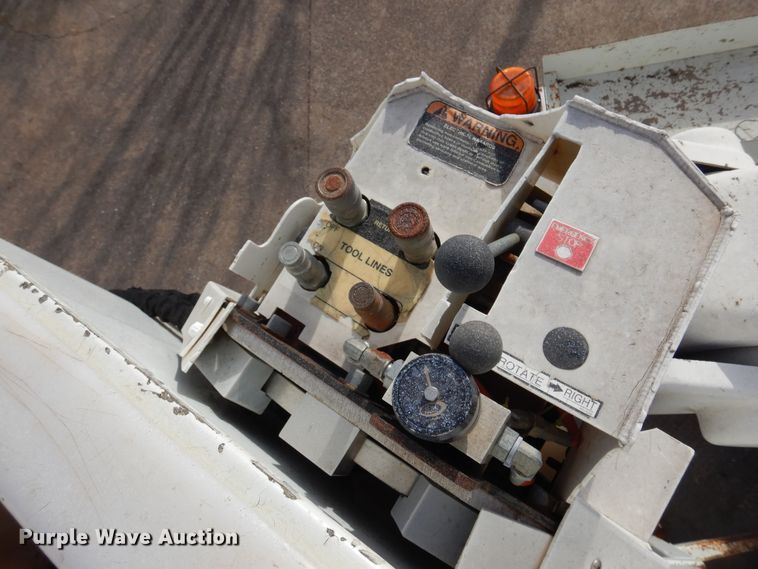 image for item JJ9853 2007 International 4300  bucket truck