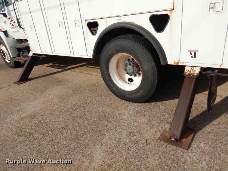 image for item JJ9853 2007 International 4300  bucket truck