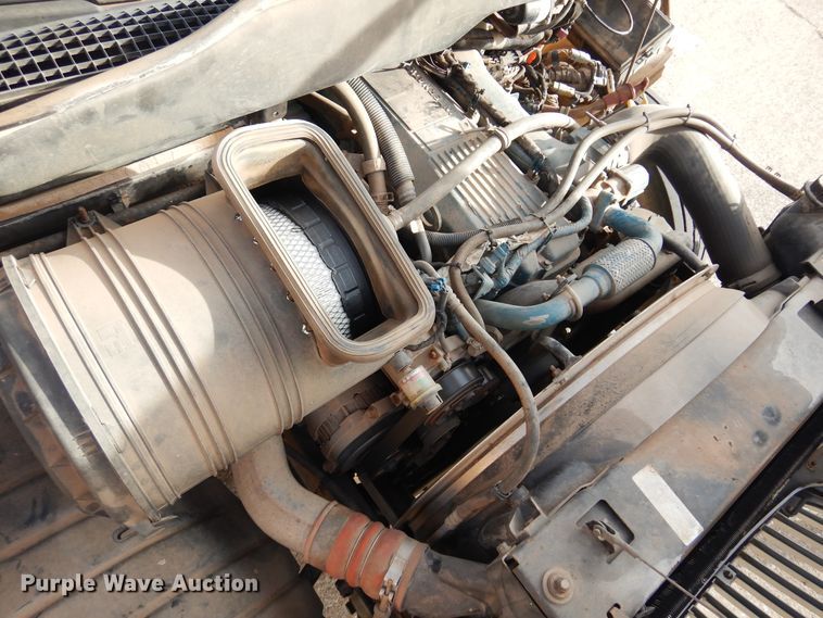 image for item JJ9853 2007 International 4300  bucket truck