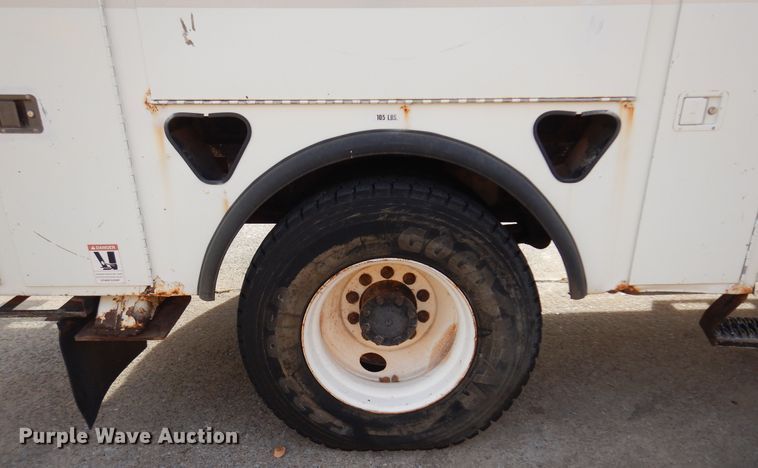 image for item JJ9853 2007 International 4300  bucket truck