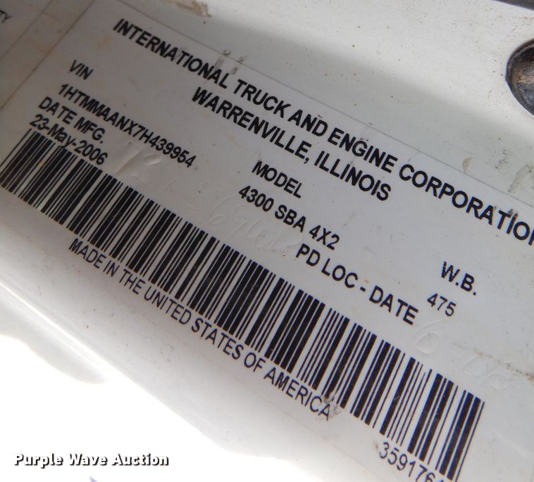 image for item JJ9853 2007 International 4300  bucket truck