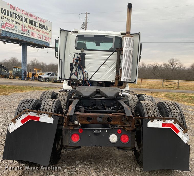 image for item JN9116 2012 International TranStar 8500  semi truck