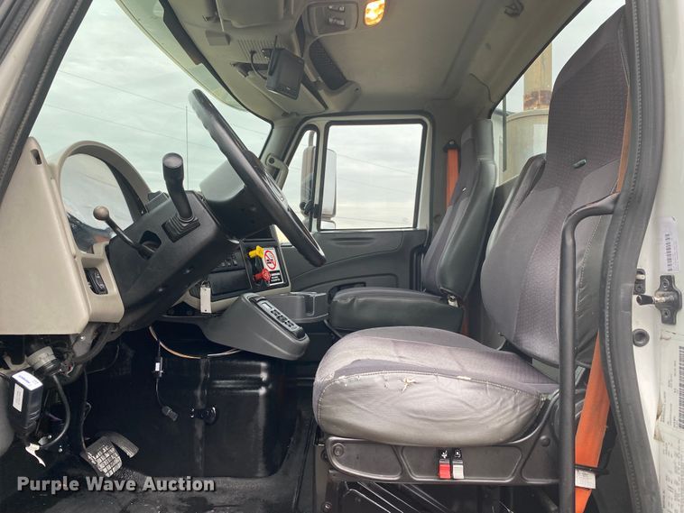 image for item JN9116 2012 International TranStar 8500  semi truck