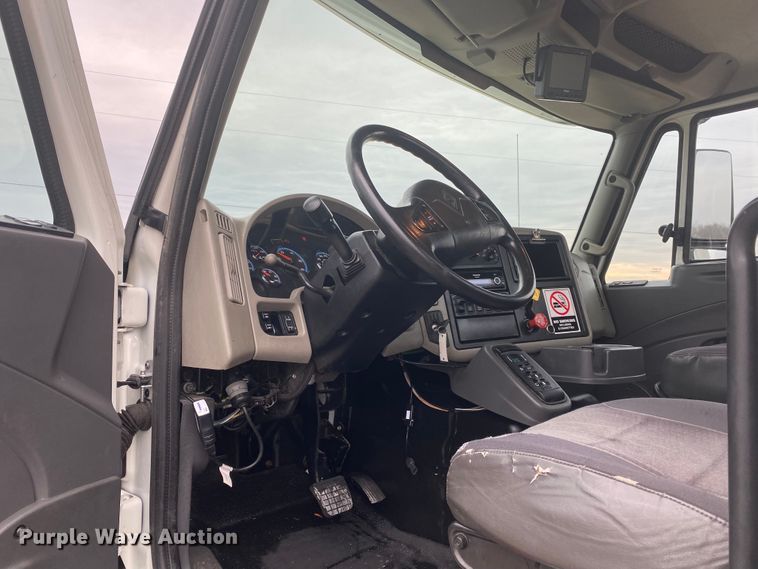 image for item JN9116 2012 International TranStar 8500  semi truck