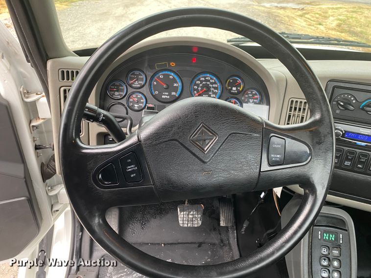 image for item JN9116 2012 International TranStar 8500  semi truck