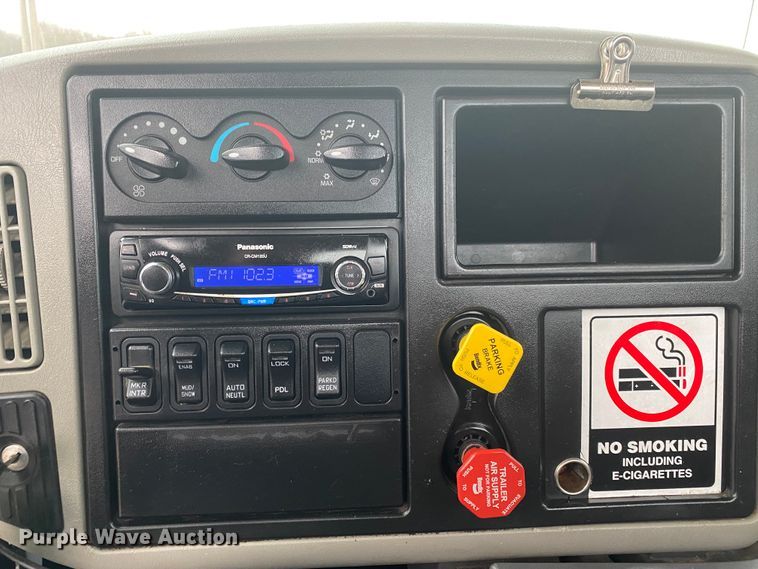 image for item JN9116 2012 International TranStar 8500  semi truck