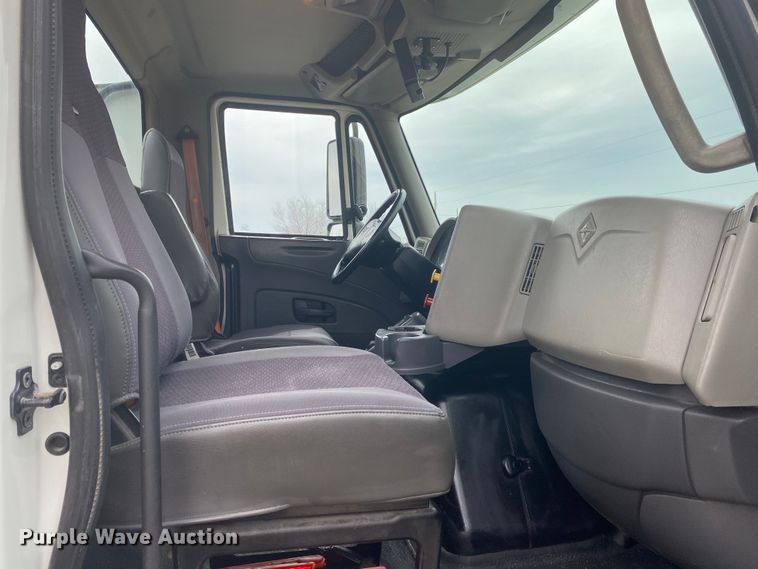 image for item JN9116 2012 International TranStar 8500  semi truck