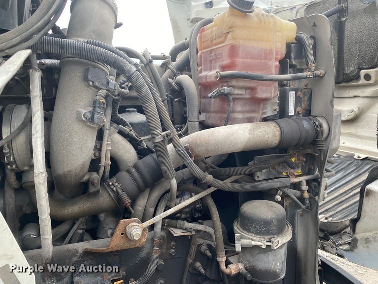 image for item JN9116 2012 International TranStar 8500  semi truck