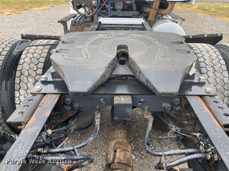 image for item JN9116 2012 International TranStar 8500  semi truck