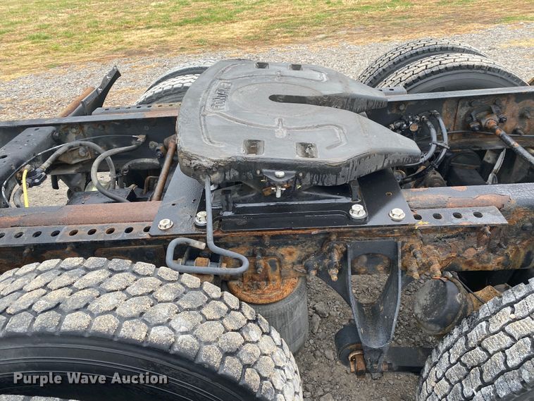 image for item JN9116 2012 International TranStar 8500  semi truck