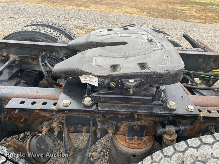 image for item JN9116 2012 International TranStar 8500  semi truck