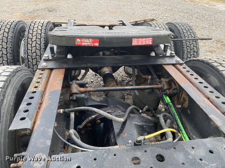 image for item JN9116 2012 International TranStar 8500  semi truck