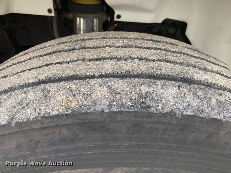 image for item JN9116 2012 International TranStar 8500  semi truck