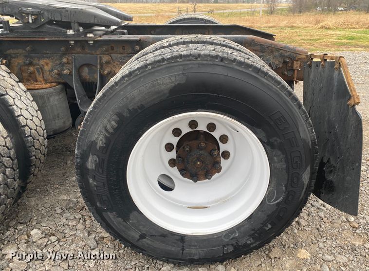 image for item JN9116 2012 International TranStar 8500  semi truck