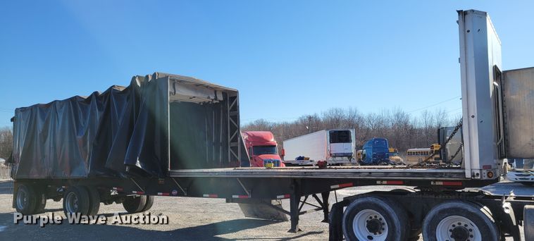 image for item KH9919 2007 Utility FS2CHA  flatbed trailer