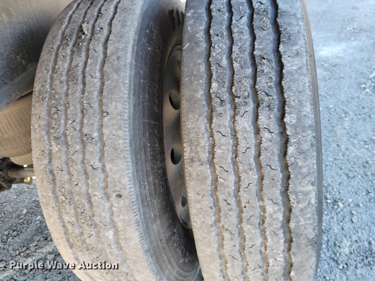 image for item KH9919 2007 Utility FS2CHA  flatbed trailer