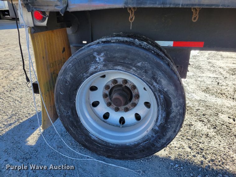 image for item KH9919 2007 Utility FS2CHA  flatbed trailer