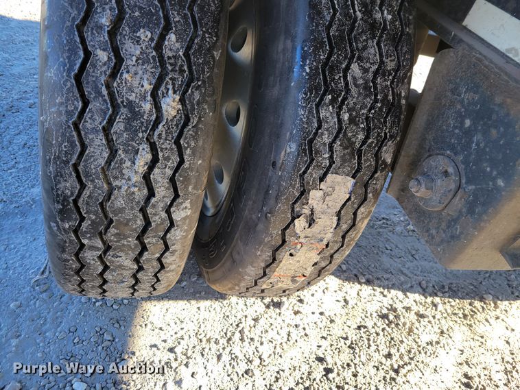 image for item KH9919 2007 Utility FS2CHA  flatbed trailer