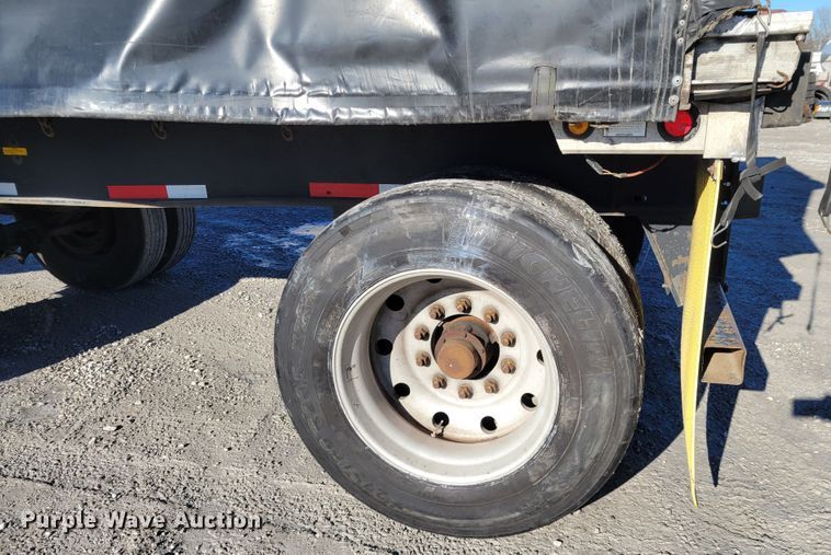 image for item KH9919 2007 Utility FS2CHA  flatbed trailer