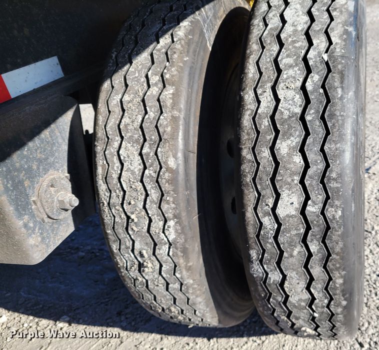 image for item KH9919 2007 Utility FS2CHA  flatbed trailer