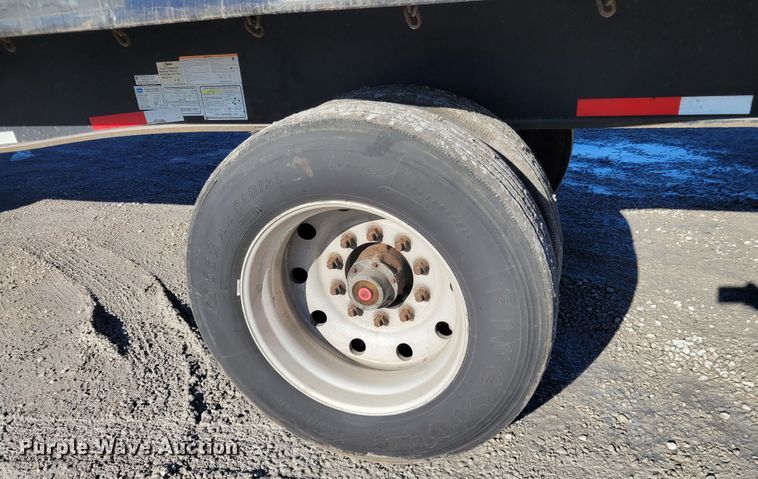 image for item KH9919 2007 Utility FS2CHA  flatbed trailer