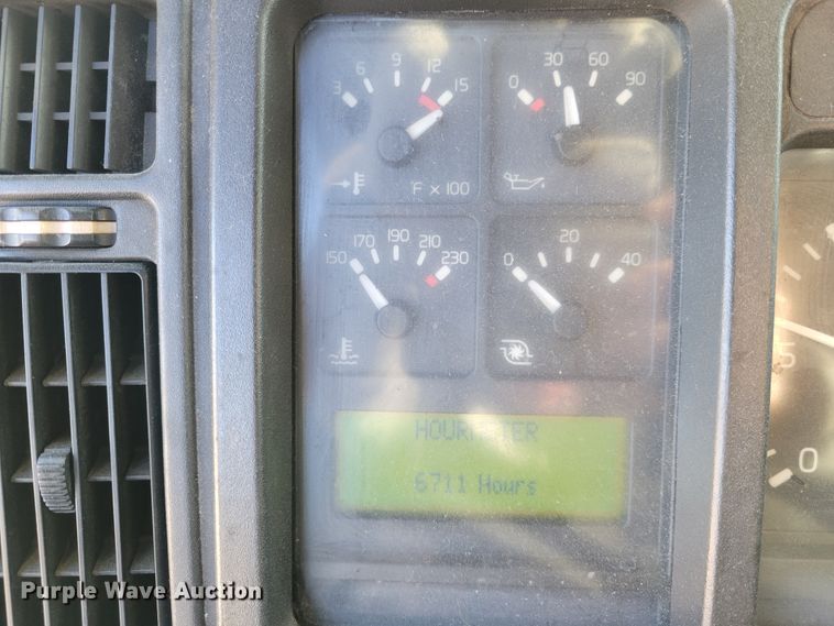 image for item KH9921 1998 Volvo VN  semi truck