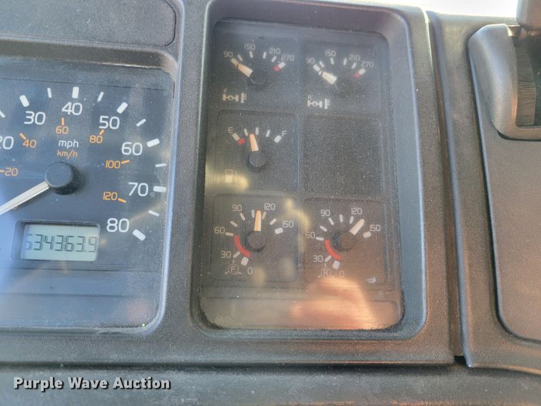 image for item KH9921 1998 Volvo VN  semi truck