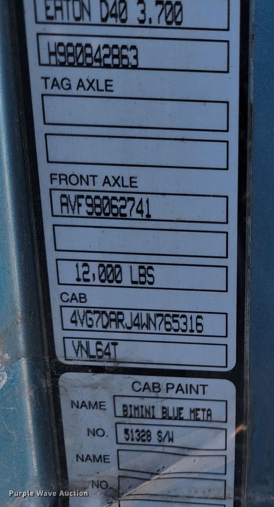 image for item KH9921 1998 Volvo VN  semi truck