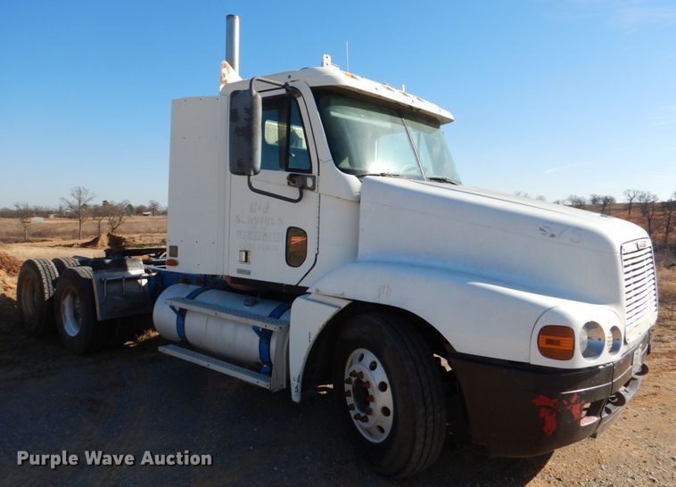 image for item KQ9605 1999 Freightliner Century Class  semi truck