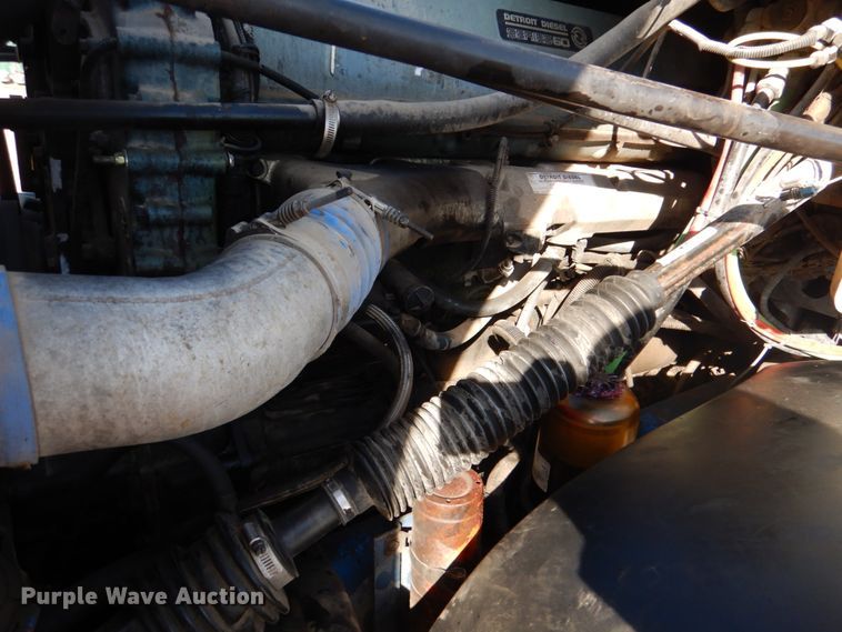 image for item KQ9605 1999 Freightliner Century Class  semi truck