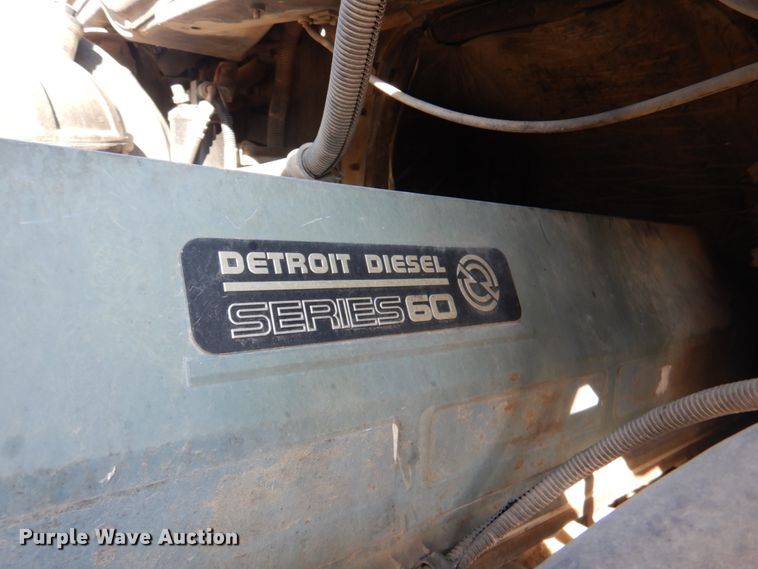 image for item KQ9605 1999 Freightliner Century Class  semi truck