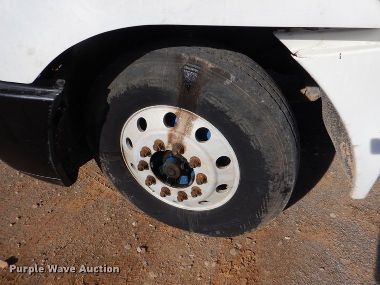 image for item KQ9605 1999 Freightliner Century Class  semi truck