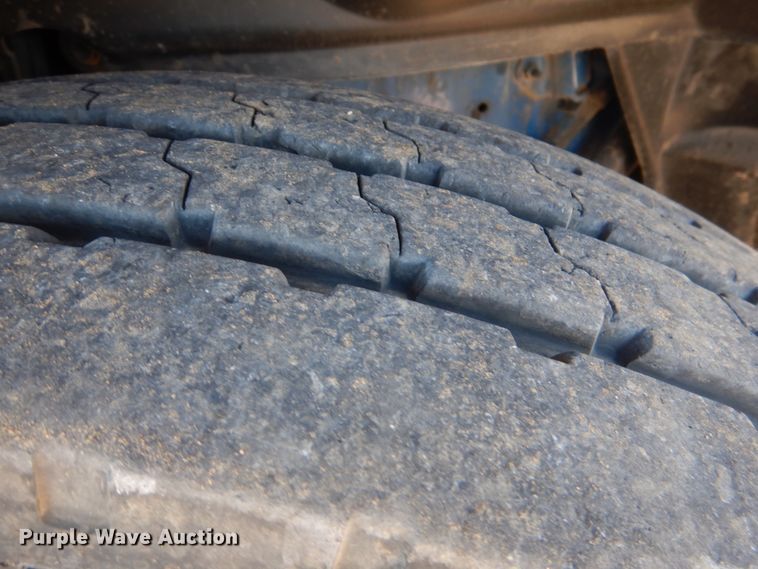 image for item KQ9605 1999 Freightliner Century Class  semi truck