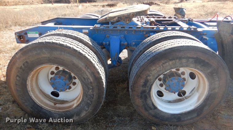 image for item KQ9605 1999 Freightliner Century Class  semi truck