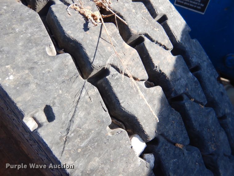 image for item KQ9605 1999 Freightliner Century Class  semi truck