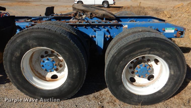 image for item KQ9605 1999 Freightliner Century Class  semi truck