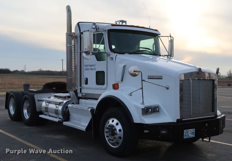 image for item KY9723 2012 Kenworth T800  semi truck