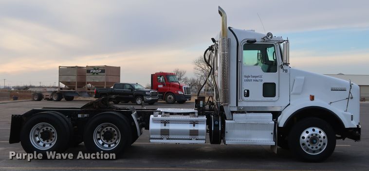 image for item KY9723 2012 Kenworth T800  semi truck