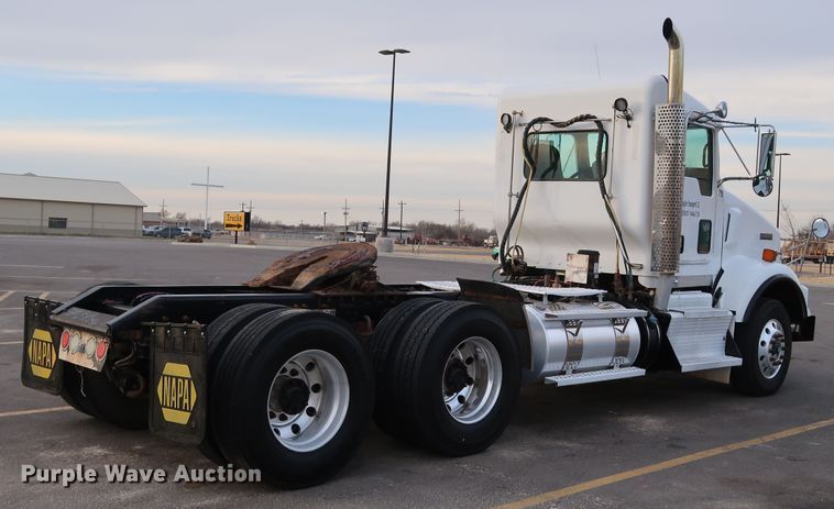 image for item KY9723 2012 Kenworth T800  semi truck