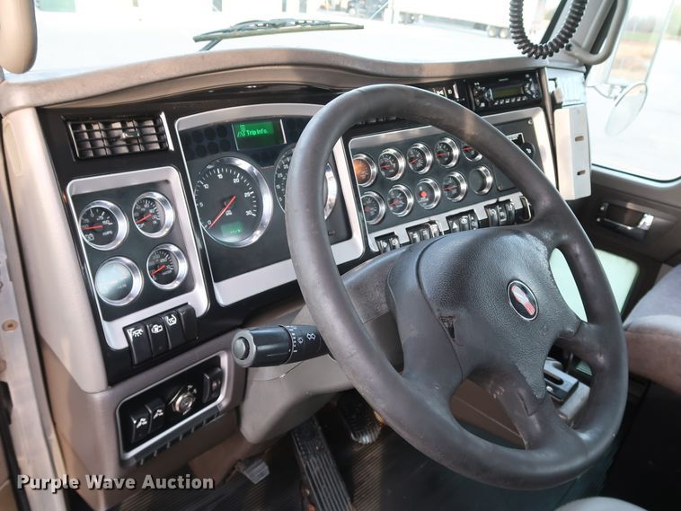 image for item KY9723 2012 Kenworth T800  semi truck