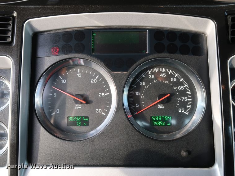 image for item KY9723 2012 Kenworth T800  semi truck