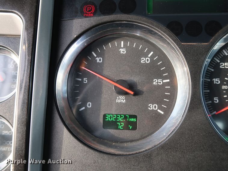 image for item KY9723 2012 Kenworth T800  semi truck