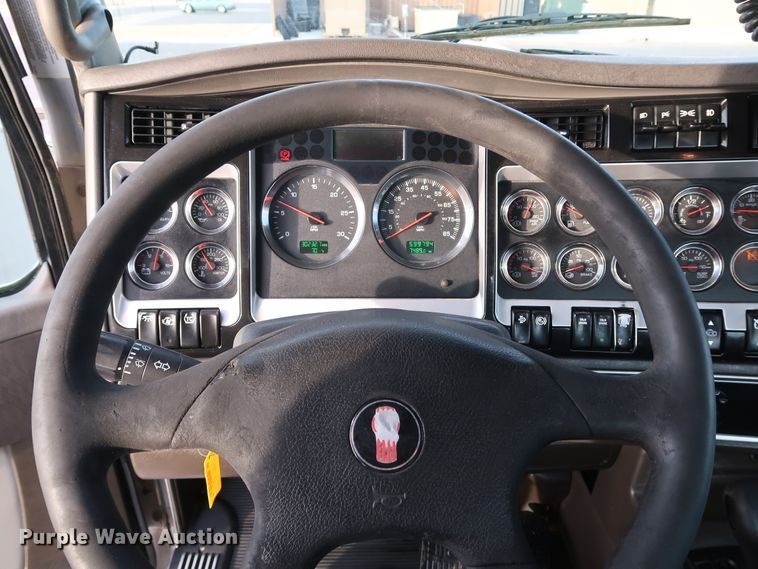 image for item KY9723 2012 Kenworth T800  semi truck