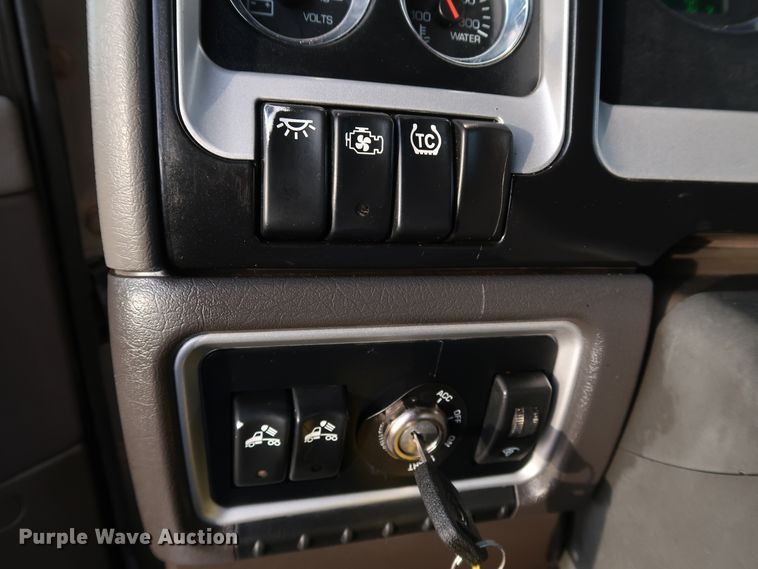 image for item KY9723 2012 Kenworth T800  semi truck