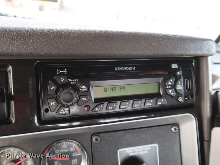 image for item KY9723 2012 Kenworth T800  semi truck
