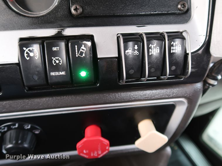 image for item KY9723 2012 Kenworth T800  semi truck