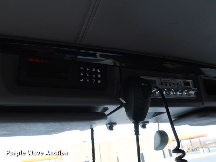 image for item KY9723 2012 Kenworth T800  semi truck