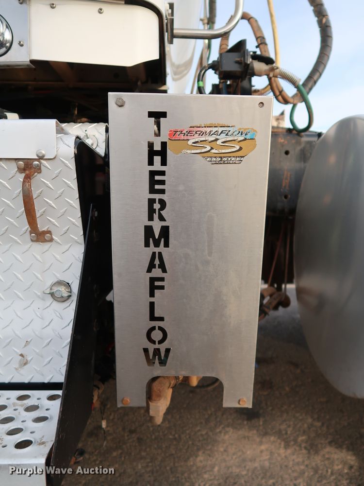 image for item KY9723 2012 Kenworth T800  semi truck