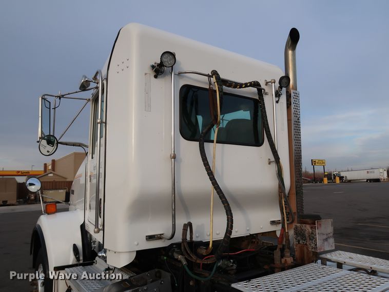 image for item KY9723 2012 Kenworth T800  semi truck